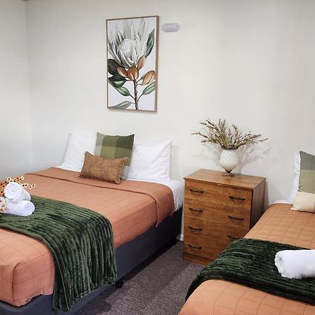 Gold City Motel Charters Towers Esterno foto