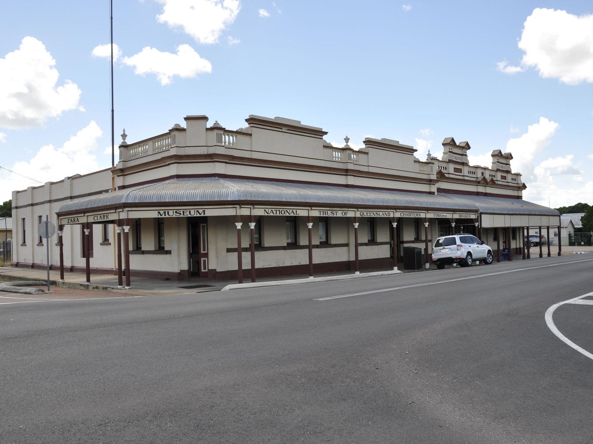 Gold City Motel Charters Towers Esterno foto